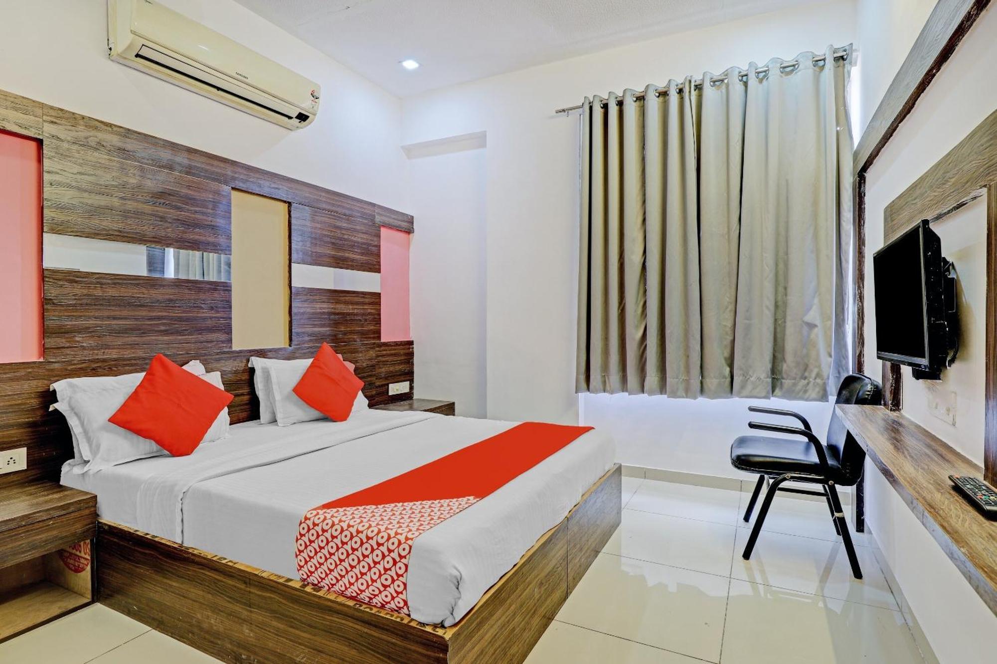 Oyo 11649 Hotel Mahima กันตินาการ์ ภายนอก รูปภาพ