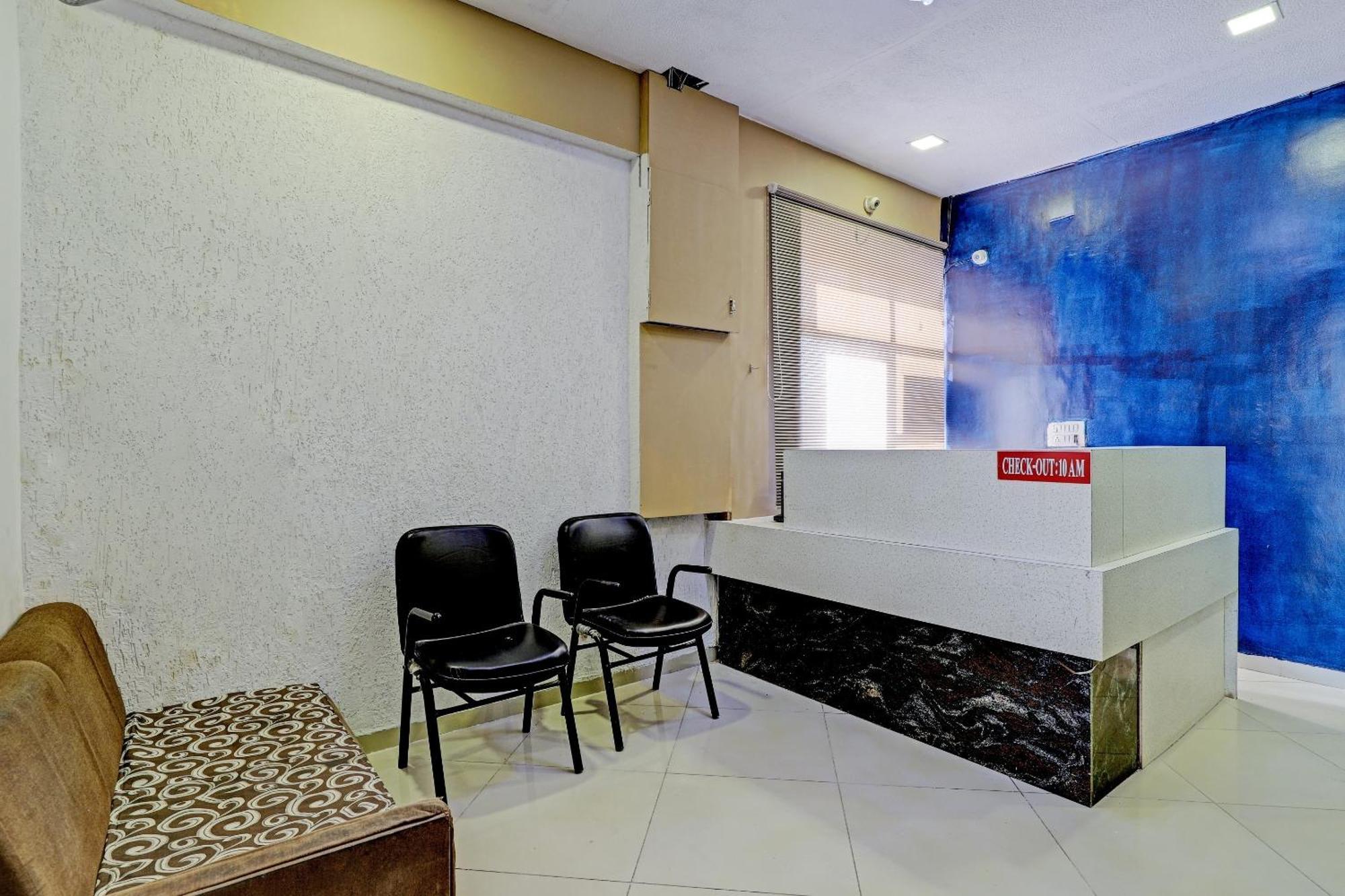 Oyo 11649 Hotel Mahima กันตินาการ์ ภายนอก รูปภาพ