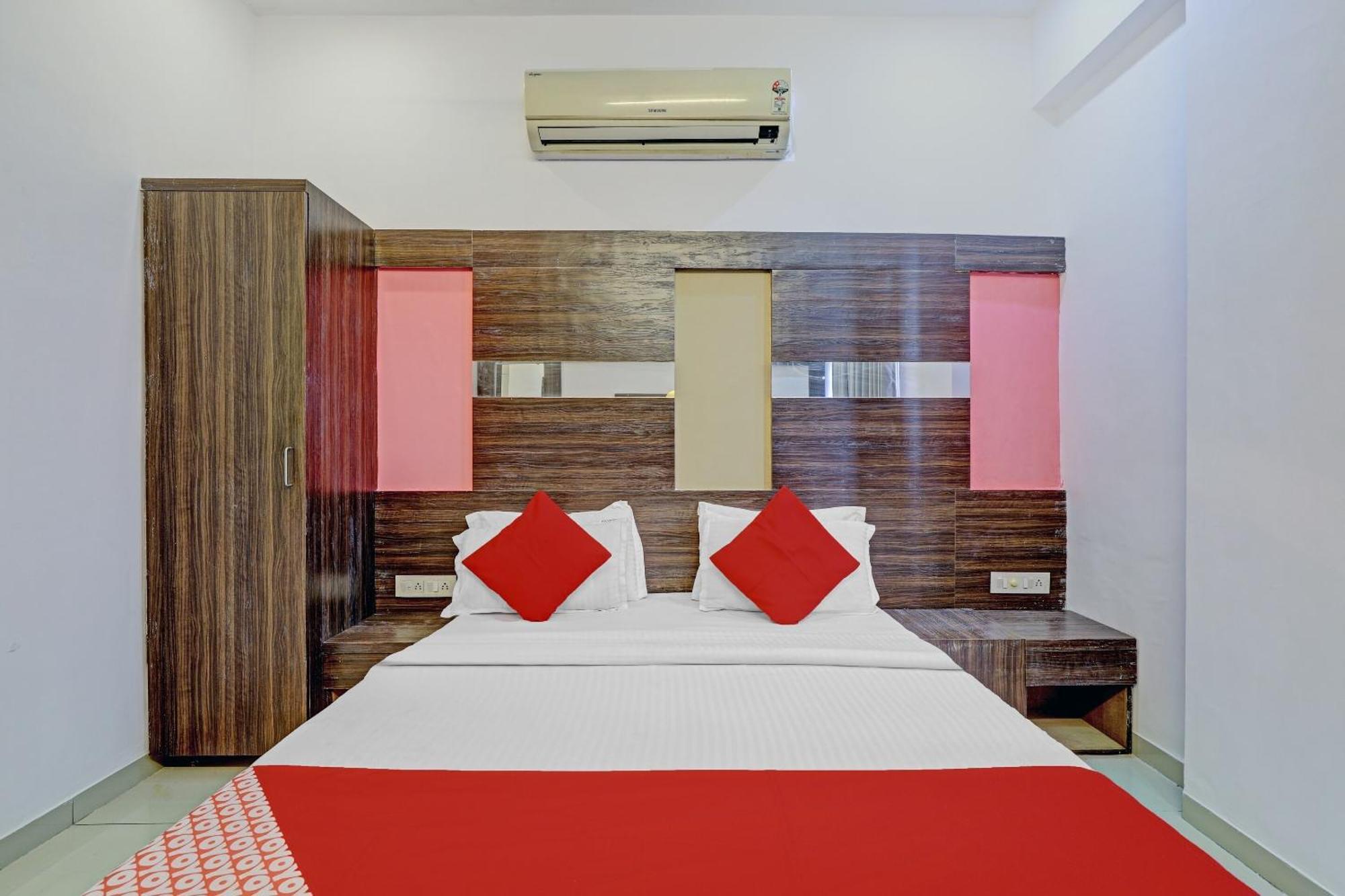 Oyo 11649 Hotel Mahima กันตินาการ์ ภายนอก รูปภาพ