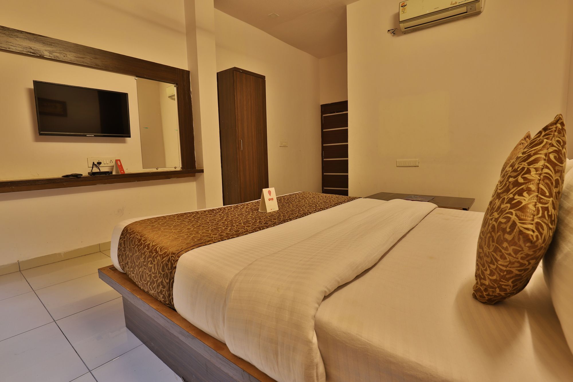 Oyo 11649 Hotel Mahima กันตินาการ์ ภายนอก รูปภาพ
